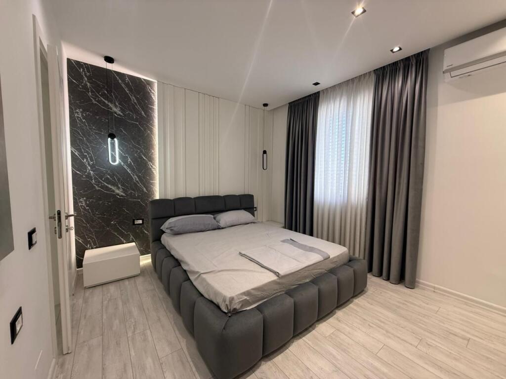 🏡 Jepet apartament 3+1+3 Poste Parkimi te Kompleksi Delijorgji