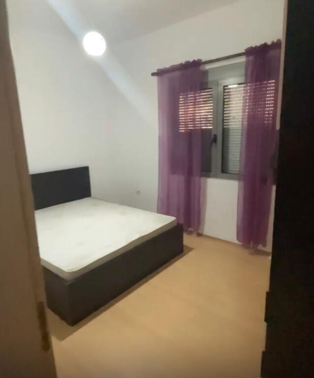 Apartament 1+1, Liqeni Thate!