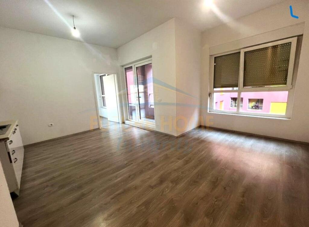 In vendita, Appartamento 1+1, Complesso Mangalem, Tirana