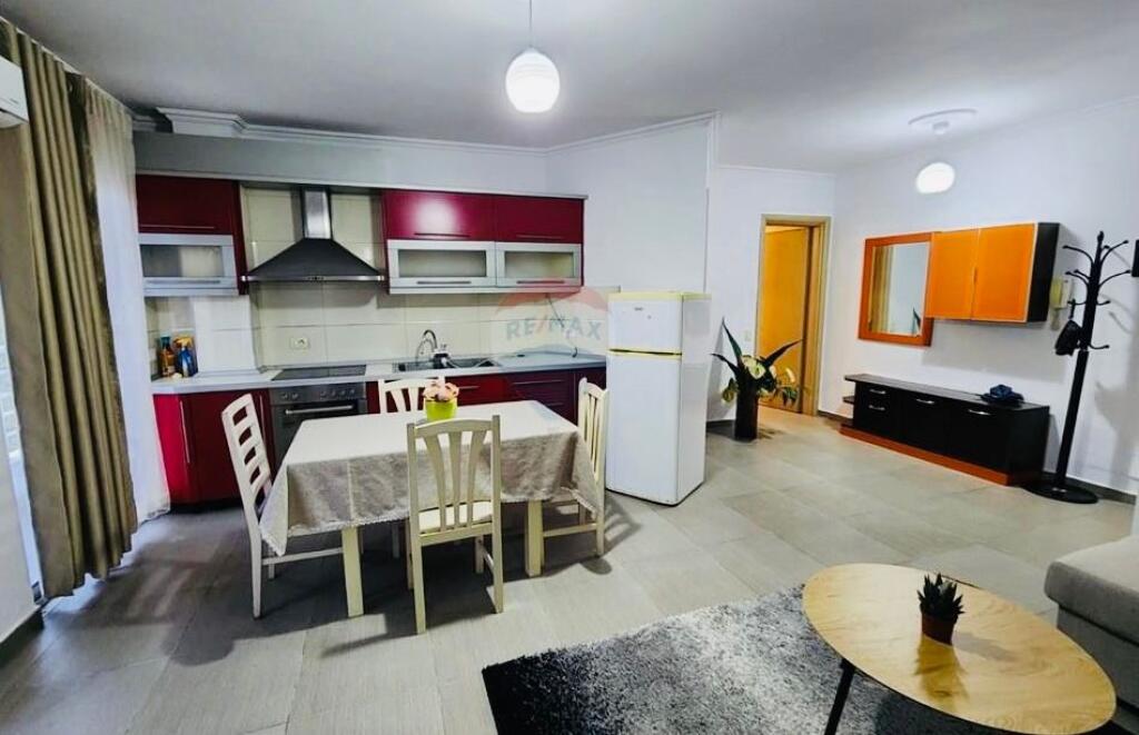 📍Appartamento 2+1 Comune di Parigi (Kristal Center)