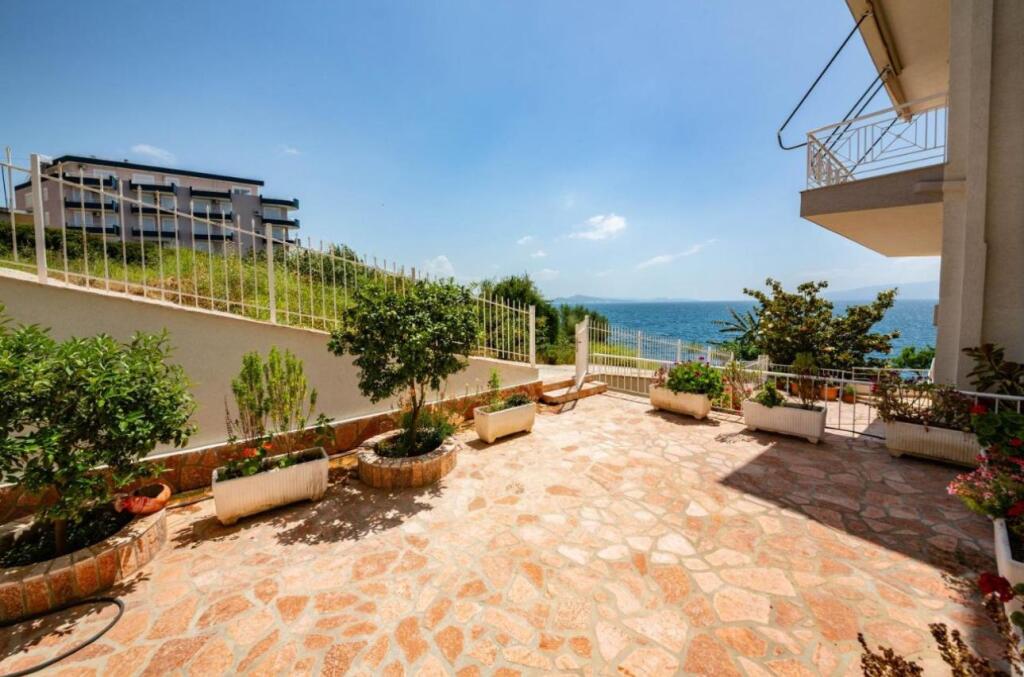 VENDESI HOTEL VICINO AL MARE SARANDE