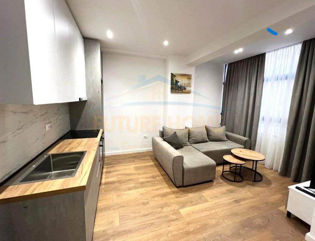 Apartament per shitje ne Komunen e Parisit, Tirane