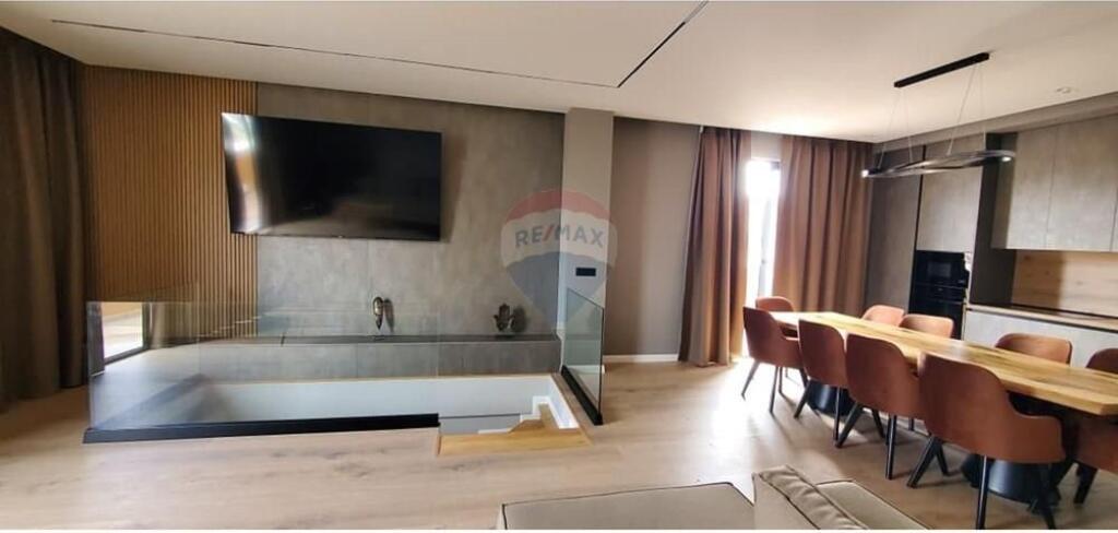 Affitto/ Super attico+veranda+posto auto, 5 Maji