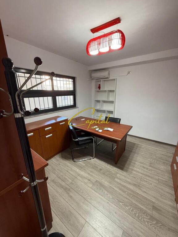 UFFICIO IN AFFITTO 16 M2 CENTRO 35.000 LEKE