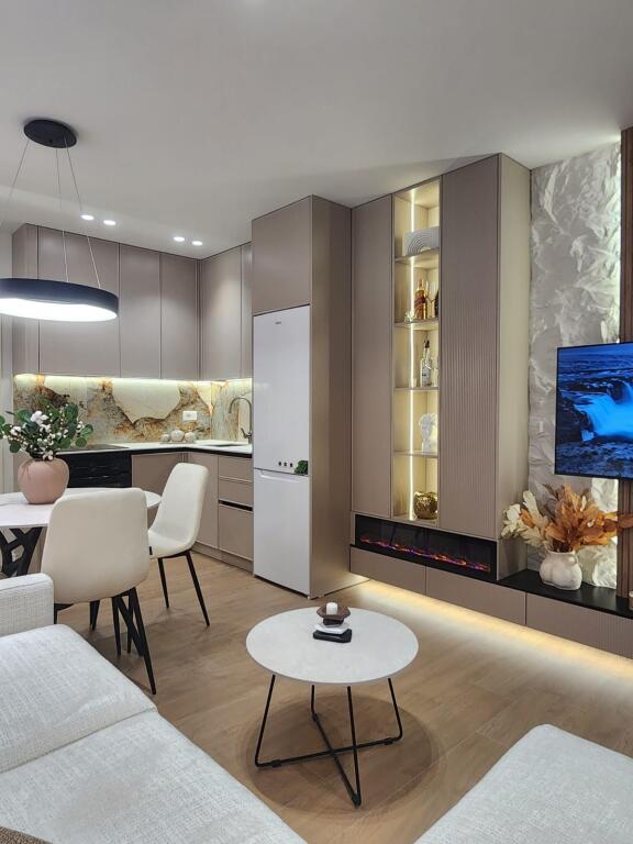Shitet Apartament 2+1