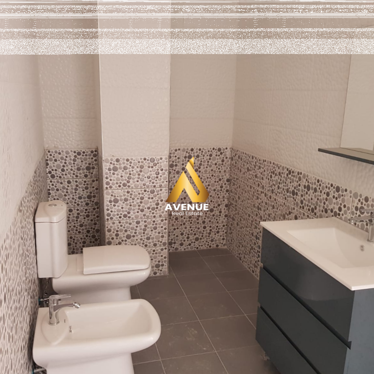 APARTAMENT NË SHITJE 3+1+3 – PRANË LIQENIT ARTIFICIAL