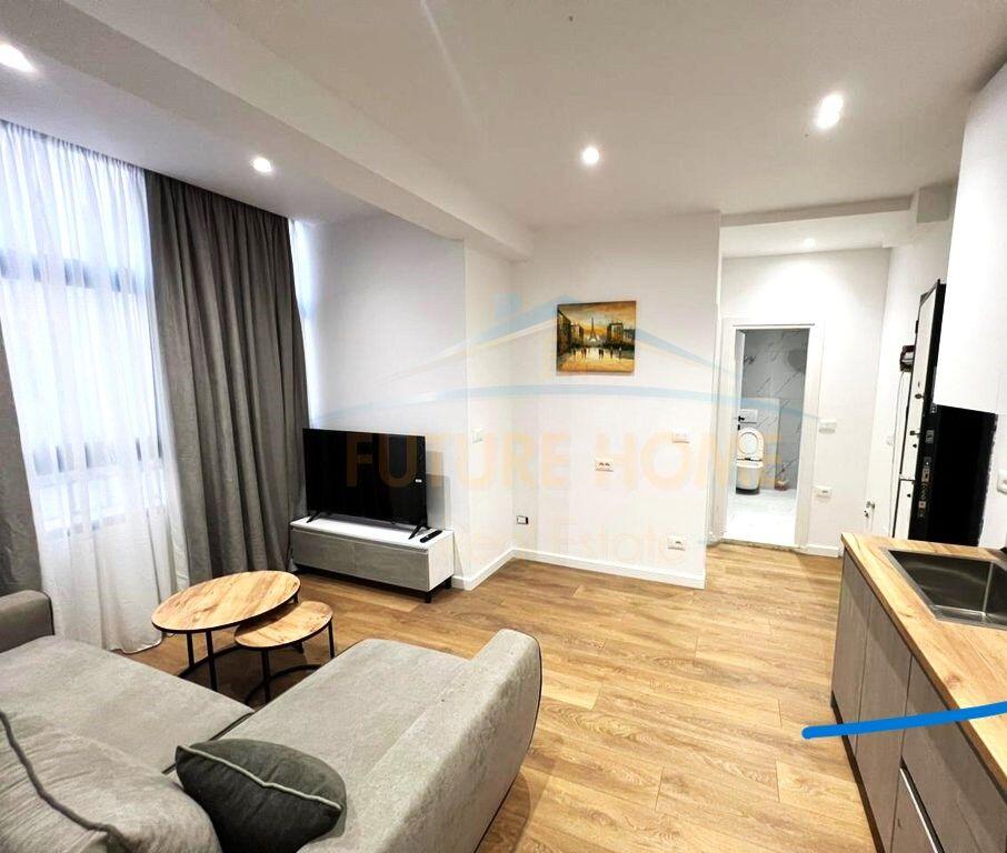 Apartament per shitje ne Komunen e Parisit, Tirane