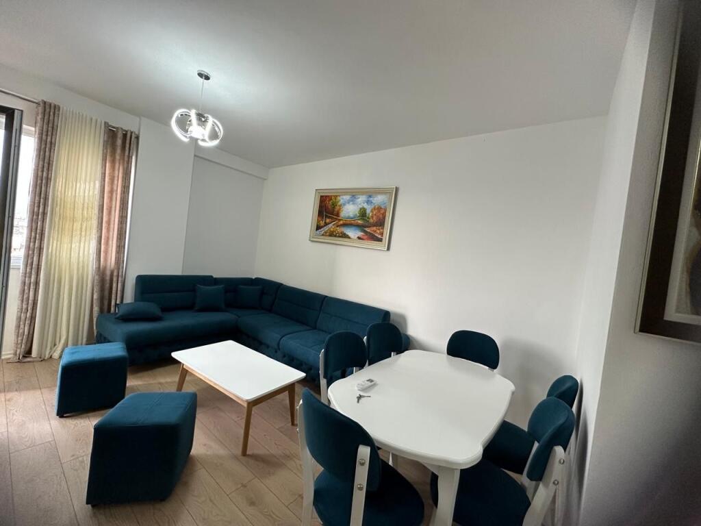 🏡 Jepet me qira apartament 1+1 📍 Grand Gallery, Yzberisht 🏢 Kati 8, pallat i ri me ashensor  💶 Çmimi: 500 € / muaj  📱 Alesi Real Estate –