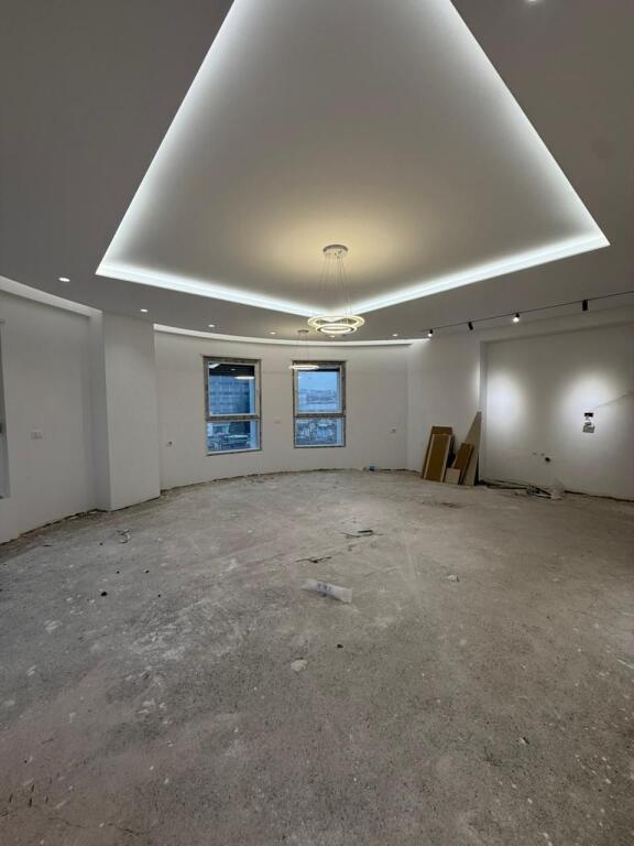 🏡 Shitet apartament 2+1 te Ali Demi, Pallat Spar