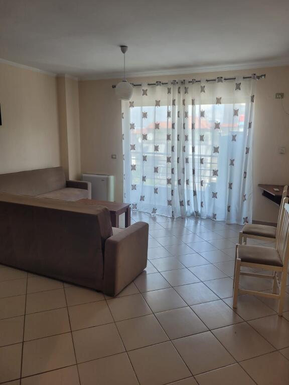 Appartamento 1+1 in vendita Via Robert Zhvarc, Comune di Parigi