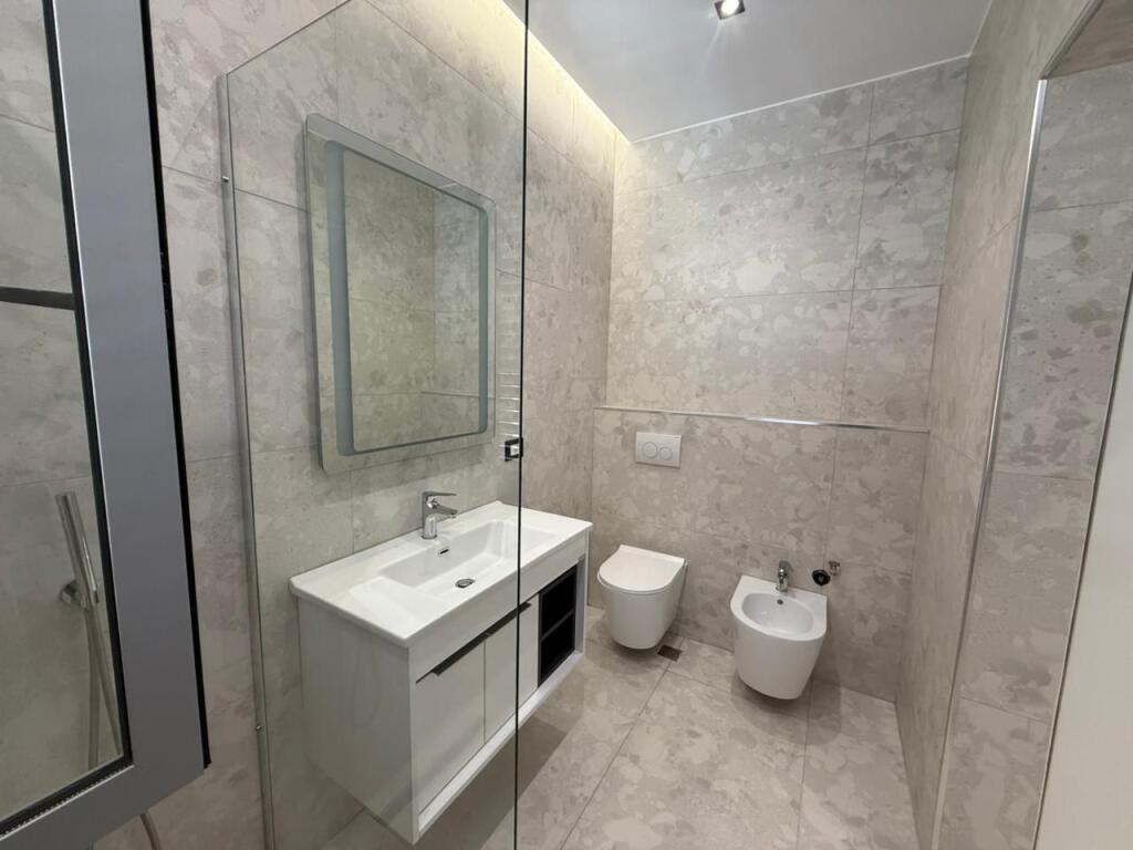 🏡 Jepet apartament 3+1+3 Poste Parkimi te Kompleksi Delijorgji