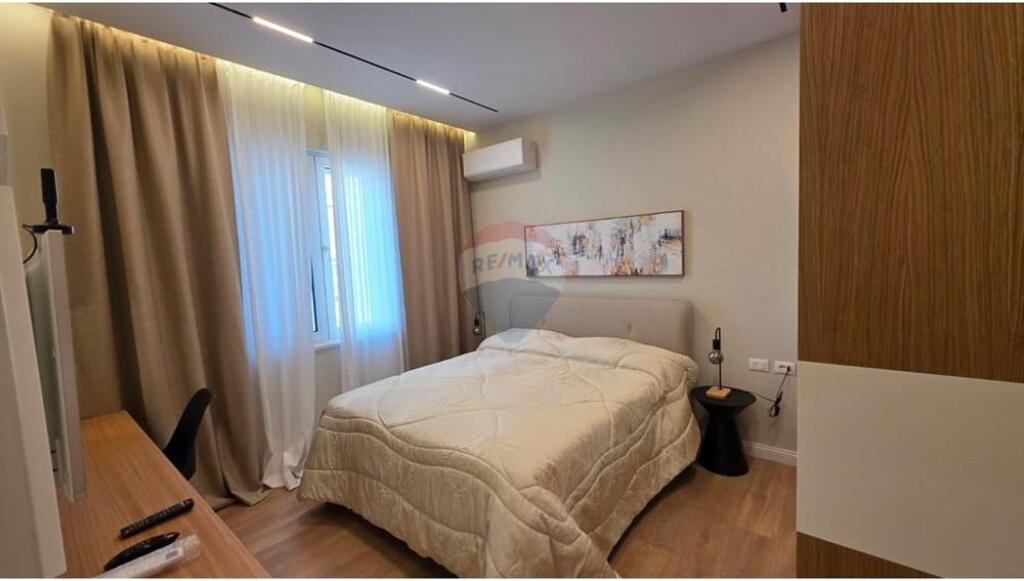 Apartament 1+1 me qira tek rruga e Barrikadave