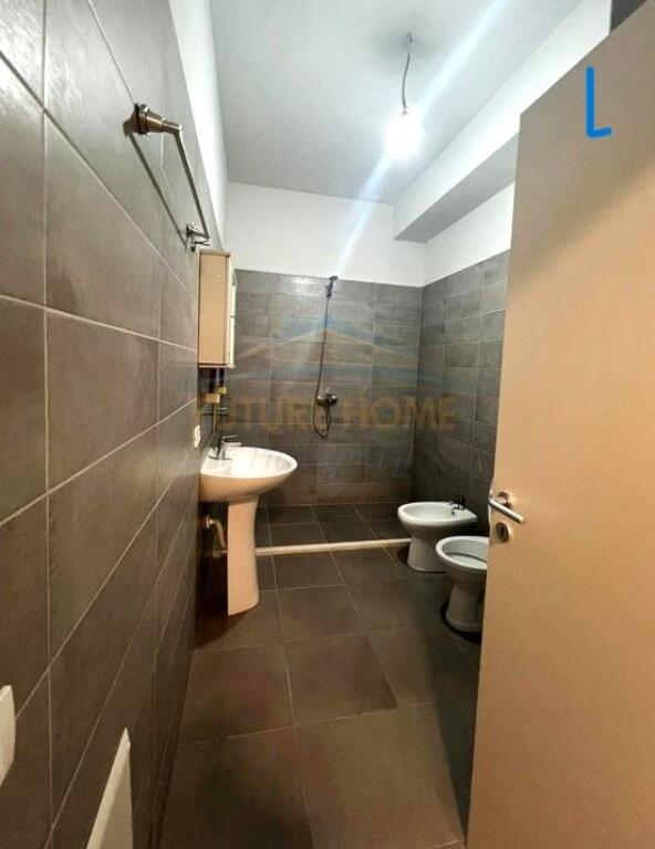 In vendita, Appartamento 1+1, Complesso Mangalem, Tirana