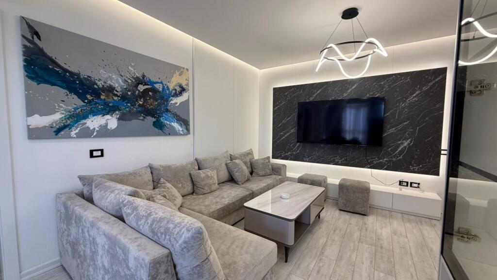 🏡 Jepet apartament 3+1+3 Poste Parkimi te Kompleksi Delijorgji