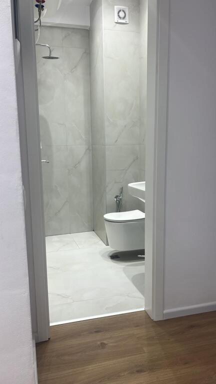 Apartament 1+1 me qira ne Mangalem 21 tek Ali Demi!
