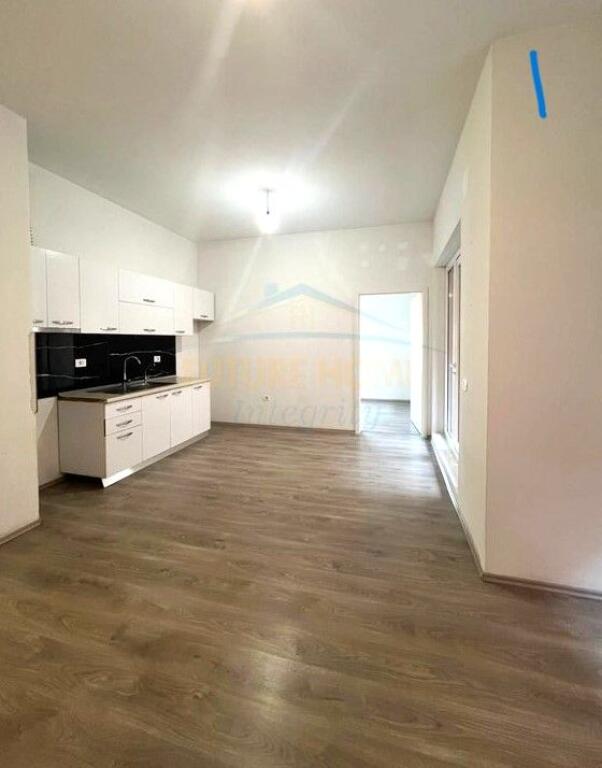 In vendita, Appartamento 1+1, Complesso Mangalem, Tirana