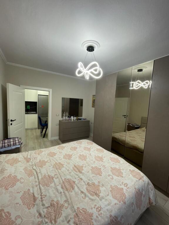 🏙️ Apartament 1+1 me Qira – Rruga e Kosovareve, pranë Hotel Dinastia