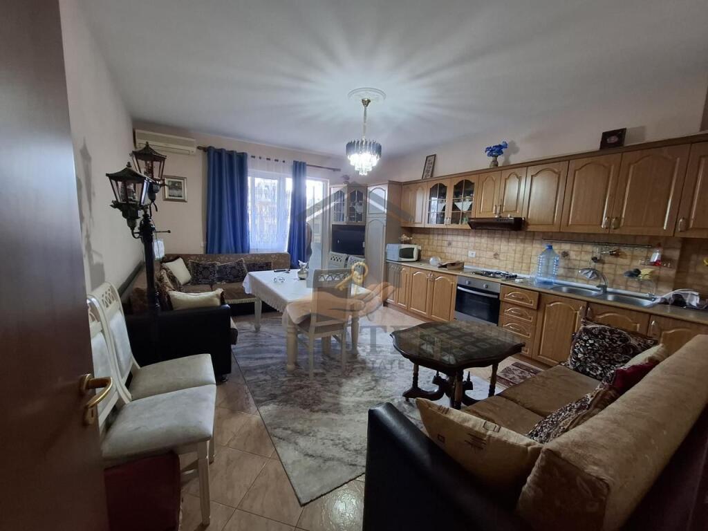 Appartamento 2+1+2 in Affitto– Durazzo (Vicino Hotel Adriatik)