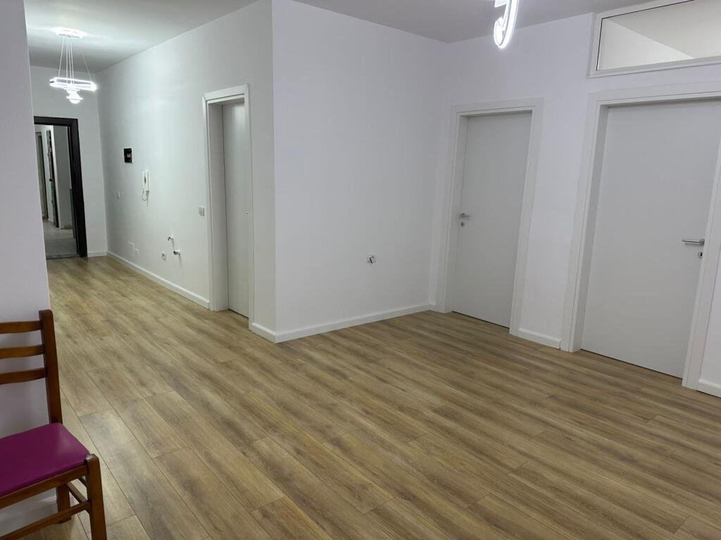 Shitet apartament 2+1 ne Astir tek Posta