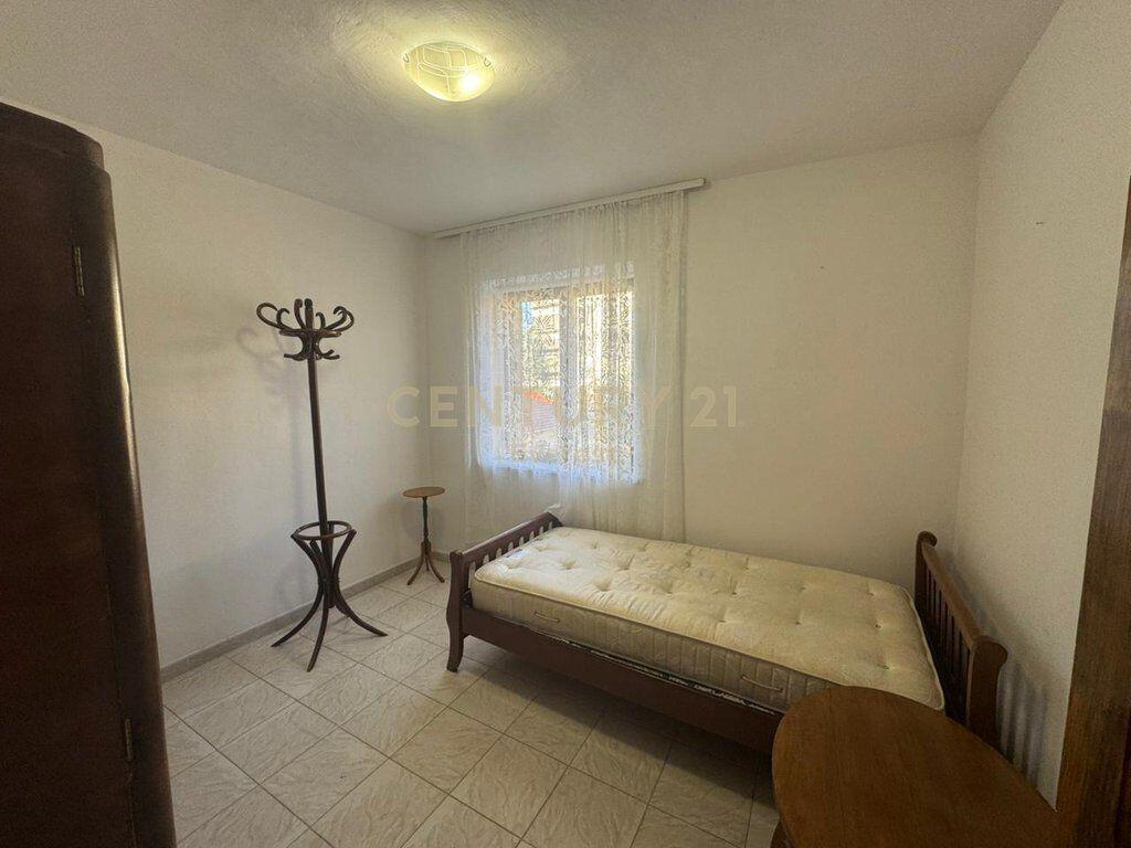 Rruga Fortuzi, Japim Apartamet 3+1 Per Qira