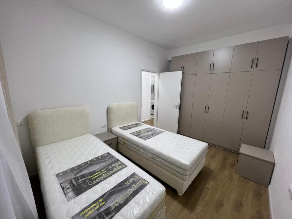 📣 QERA SUPER Apartament 2+1 Me 2 Tualete Dhe Ballkon 📍 Rezidenca OXA, Fresk ✨  💶 Cmimi 55000 lek