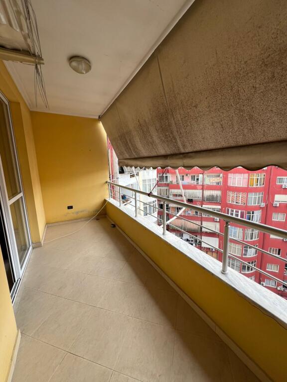 Shitet apartament 2+1 ne Astir prane "Boheme Bar".