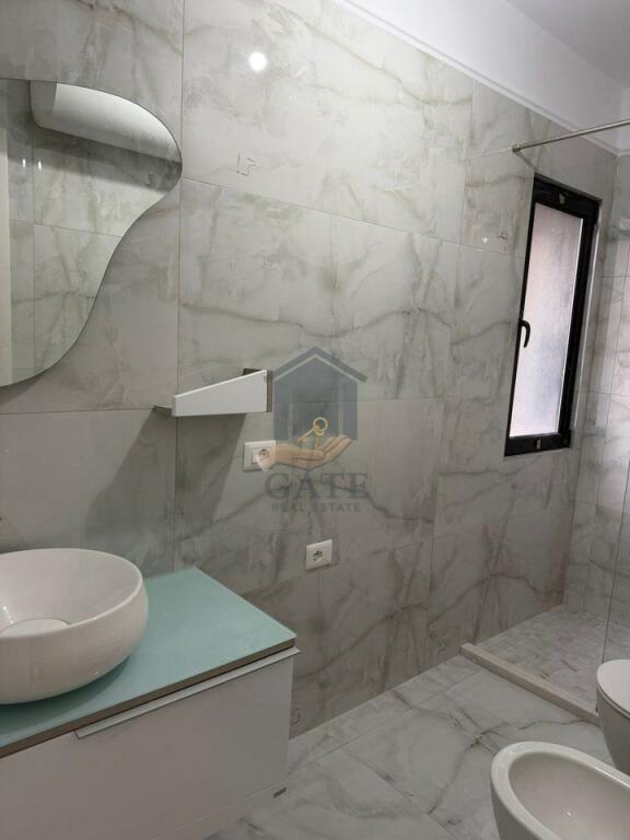 Appartamento di 109 m² in affitto per uffici o attività commerciali – Vila e Zogut, Durrës