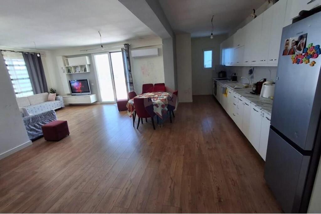 Penthouse Ekskluzive në Shitje, Plazhi i Vjetër, Vlorë