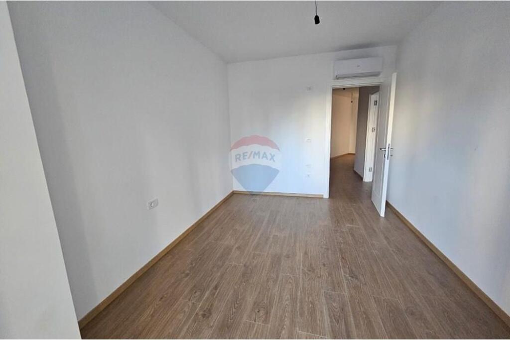 Office for rent near Air Albania stadium!