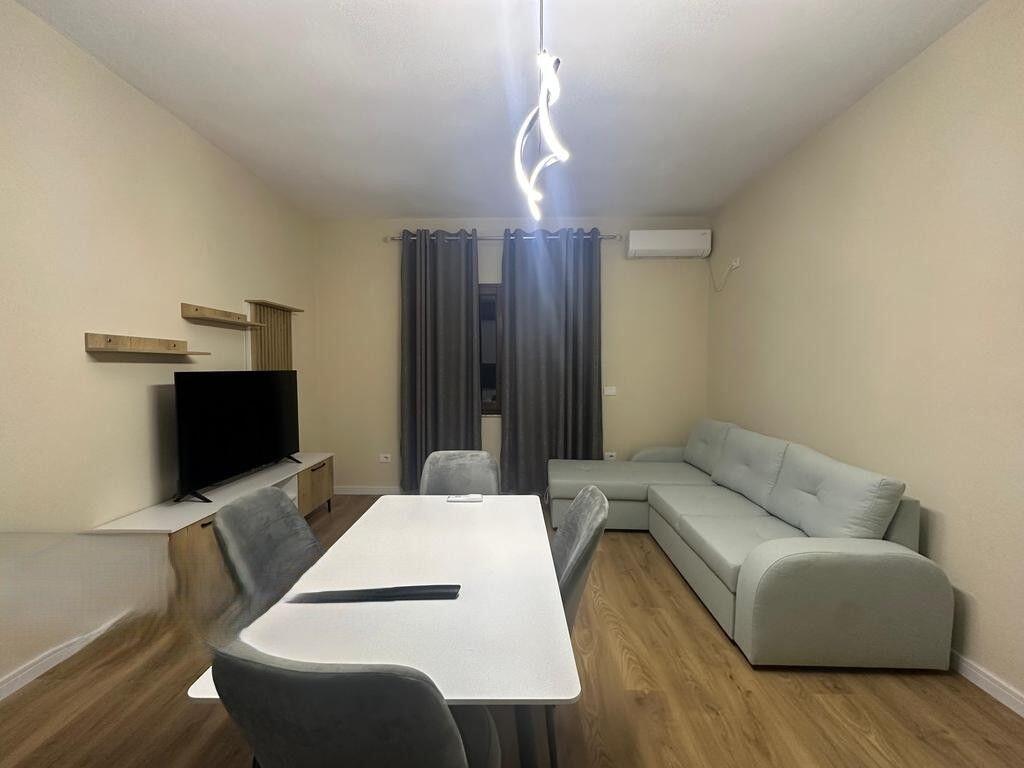 APARTAMENT PER QIRA 2+1 ME POST PARKIMI NE SAUK I RI! 550 € /Muaj