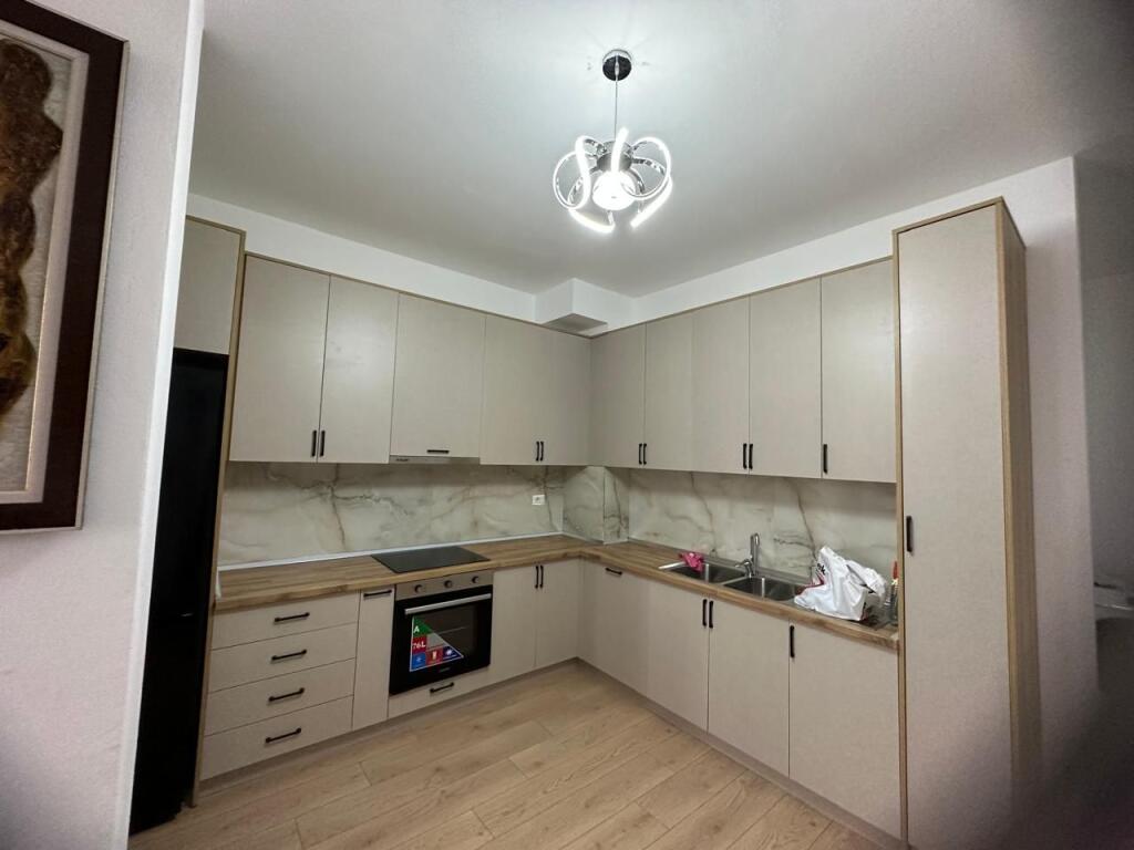 Jepet me qira apartament 1+1 📍 Grand Gallery, Yzberisht💶 Çmimi: 500 € / muaj