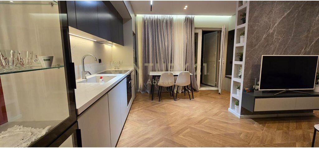 Vendesi in vendita 1+1 nella Residenza Kodra e Diellit 1