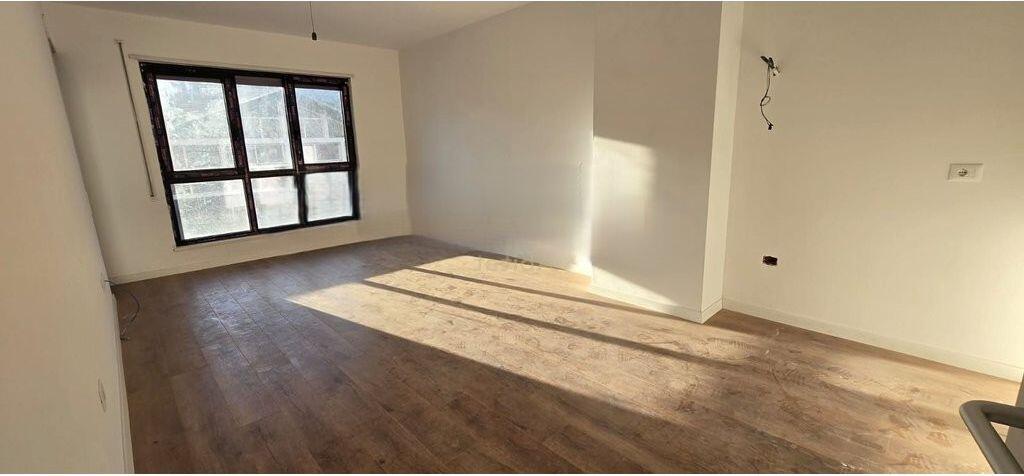 Affittasi appartamento 2+1 presso il Comune di Parigi! 700 € /Mese
