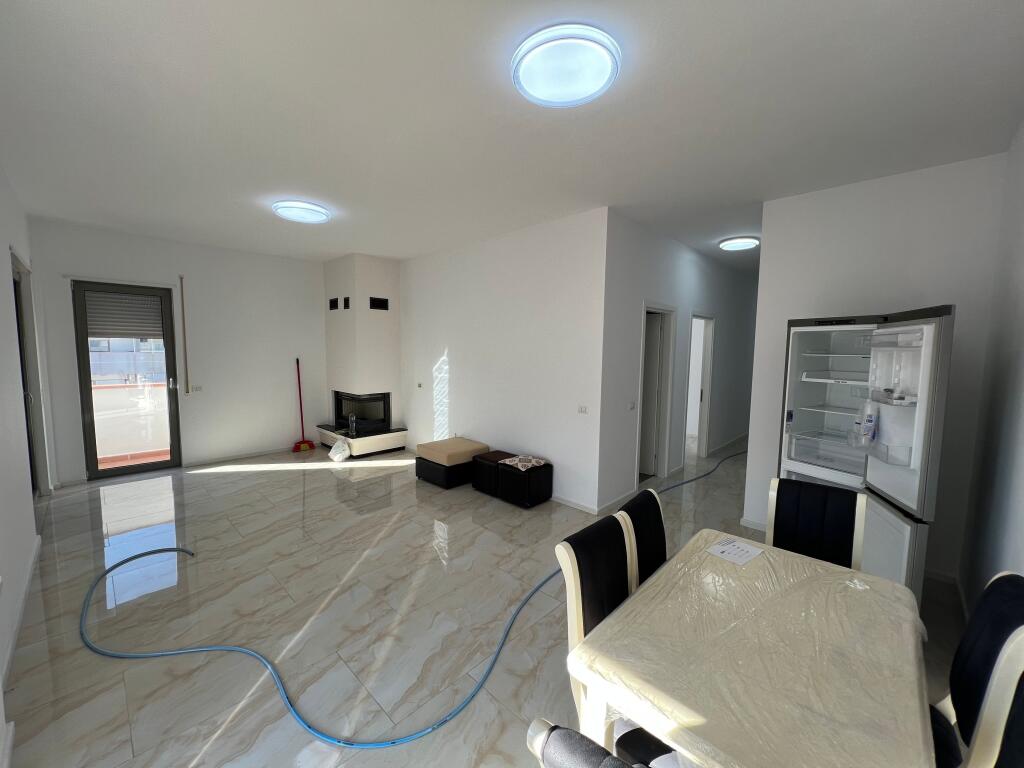 📣 QERA Apartament 3+1 Me 2 Tualete Dhe Ballkon 📍 Kompleksi Tower Bridge, Prane Komisariatit Nr. 4 ✨