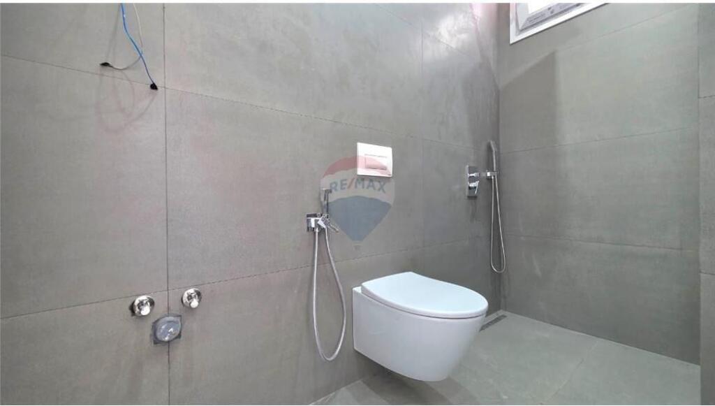 Attico di Lusso in Vendita – Lungomare, Vlorë