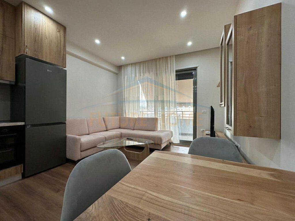 Qera, Apartament 1+1 + Post Parkimi , Pazari i Ri