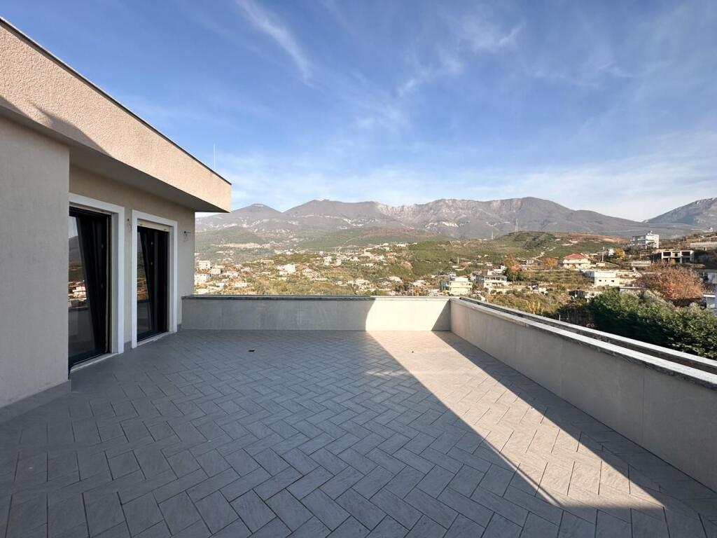 Vendesi in vendita 2+1 con veranda