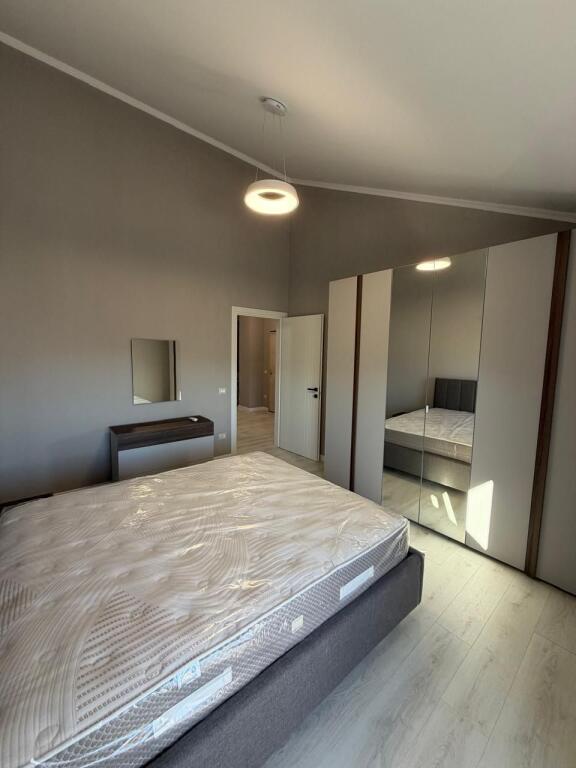 2+1 con veranda, lago secco, 800 euro con parcheggio