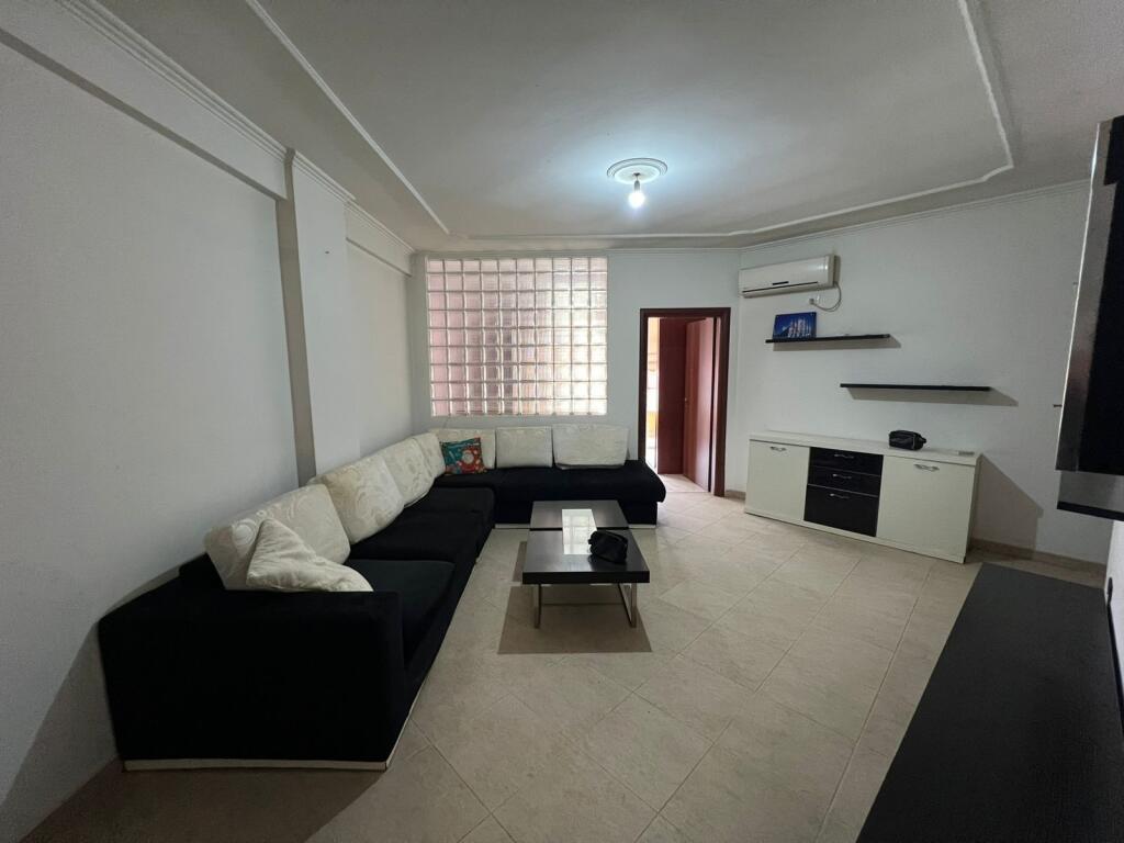 Shitet apartament 2+1 ne Astir prane "Boheme Bar".