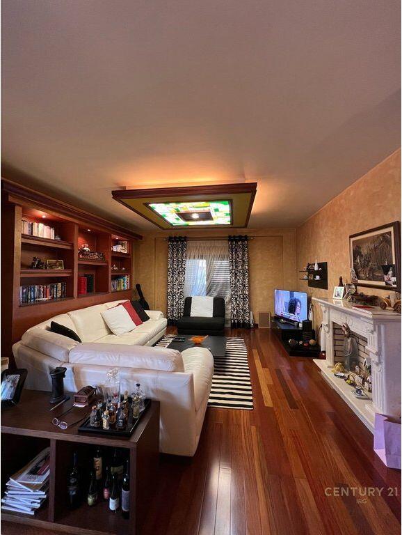 APARTMENT FOR SALE WITH VERANDA AT GARDA E REPUBLIKES