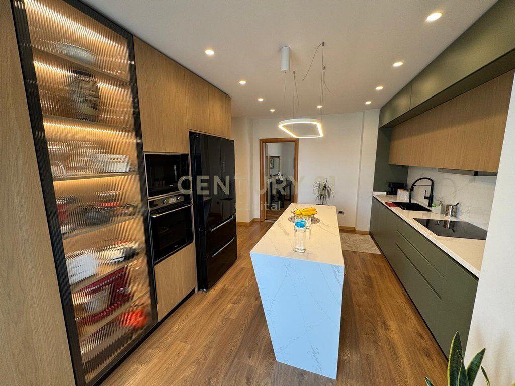 Shtet Super Apartament 3+1+2 + Depo + Verandë – Zona 5 Maj!