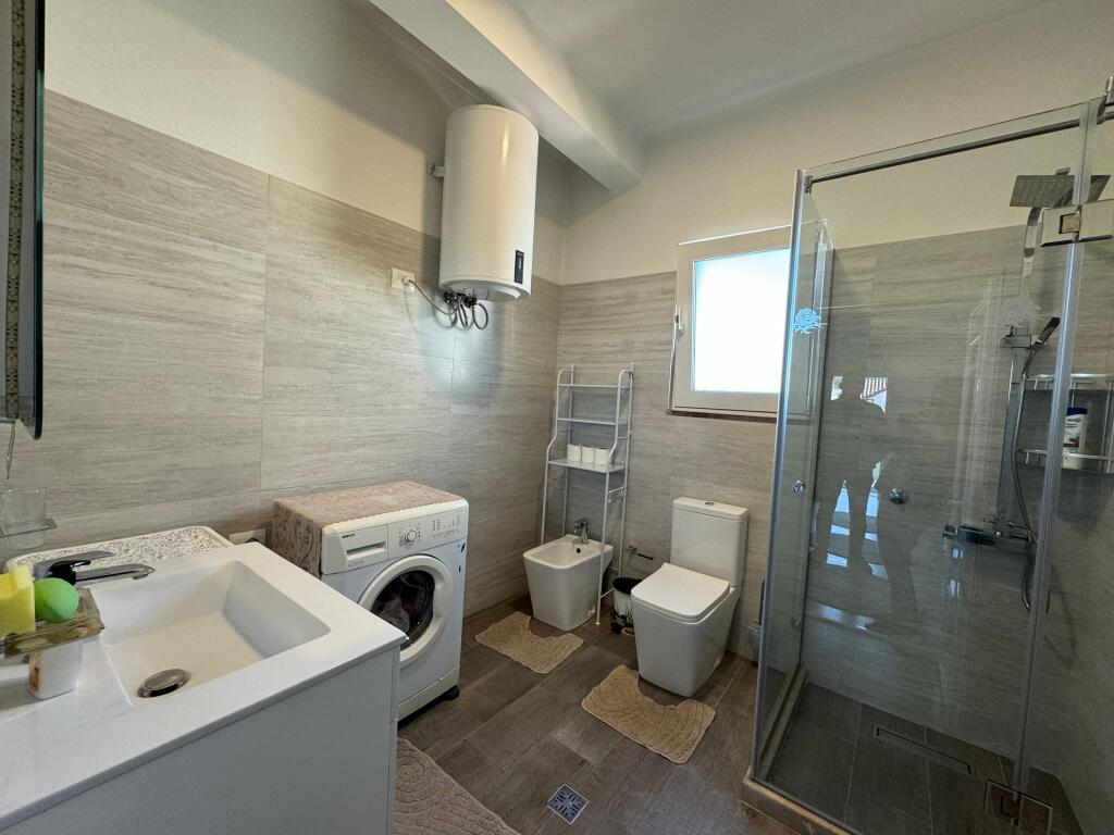 VILAT GJERMANE, JAPIM ME QIRA APARTAMENT 2+1