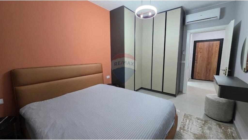 FOR RENT 1+1+1PARKING