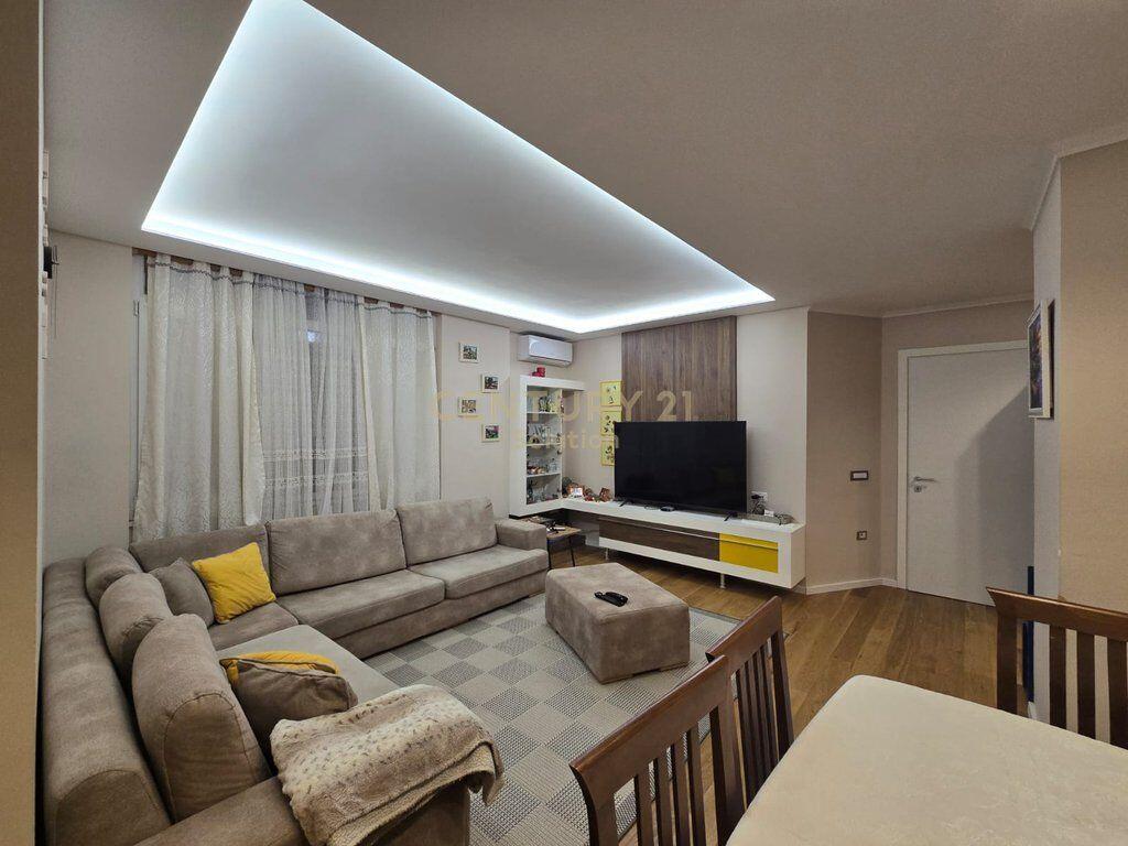 FOR SALE 2+1 APARTMENT NEAR THE "RED SCHOOL"!!! 235,000 €