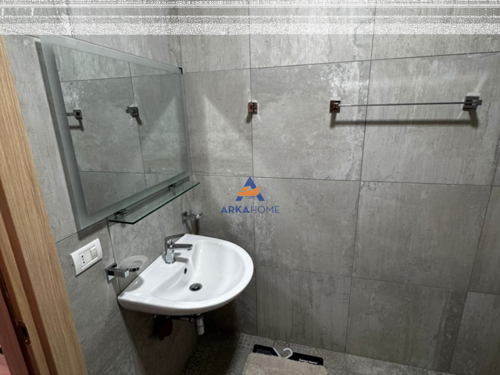 JEPET ME QERA APARTAMENT 2+1 + ANEKS "BULEVARDI I RI" 750 EURO
