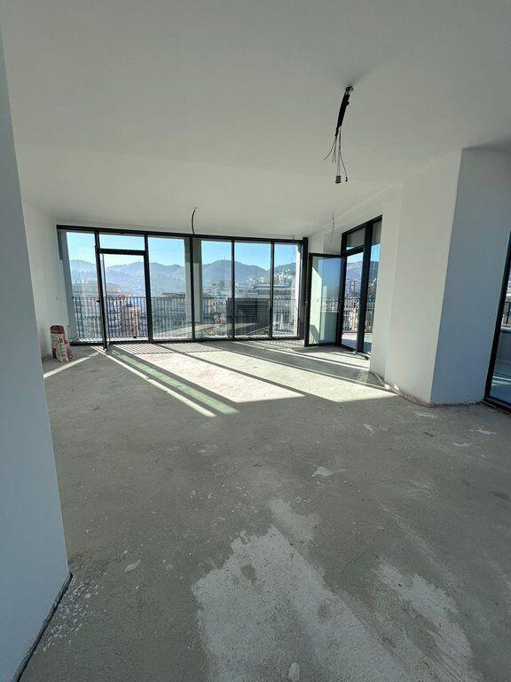 Vendesi appartamento 3+1+2 +2 posti auto LakeView