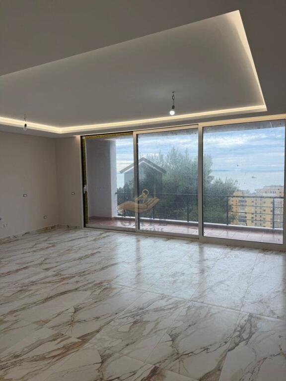 Appartamento di 109 m² in affitto per uffici o attività commerciali – Vila e Zogut, Durrës