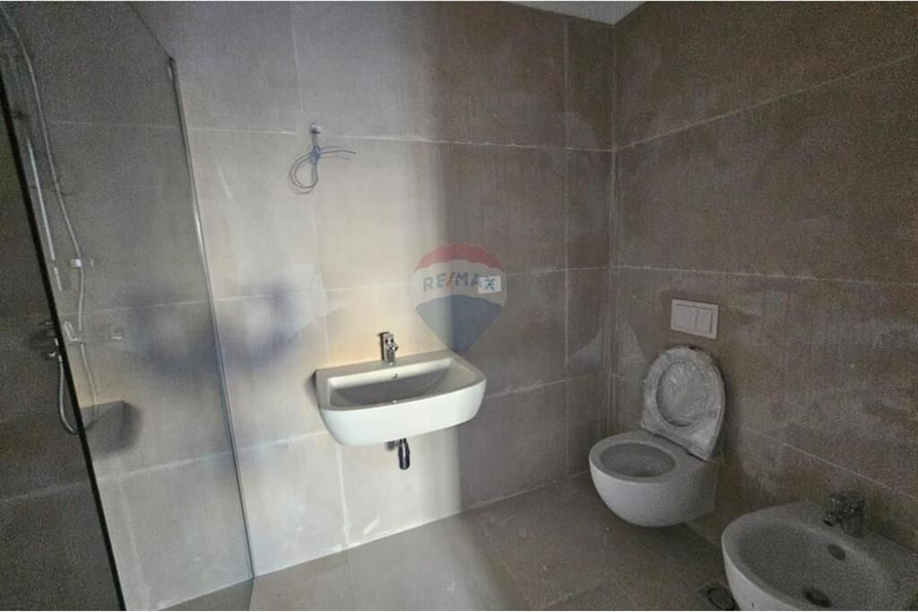 Office for rent near Air Albania stadium!