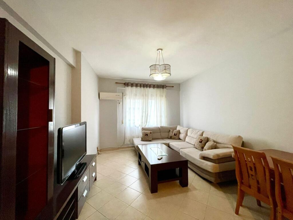 Appartamento 2+1 in affitto a Komuna E Parisit