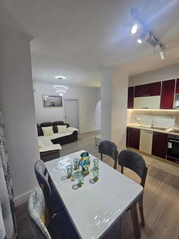 Apartament 1+1 per shitje ne Yzberish!